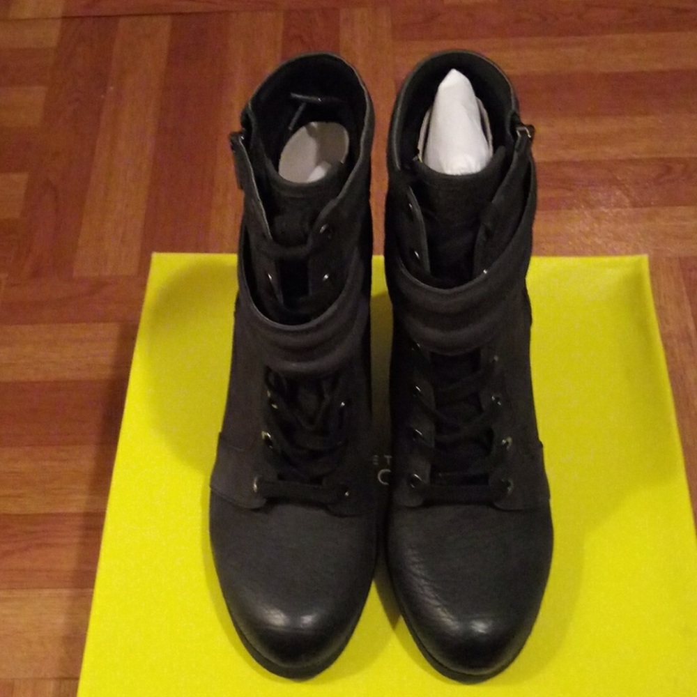 Reaction Kenneth Cole Mighty Rocket Women's Black Ankle Boots size 9